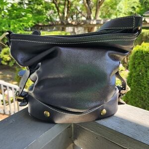 Nuovedive Italian leather bucket satchel purse, black.